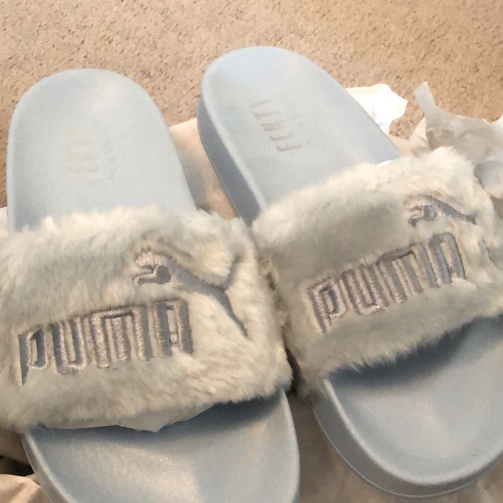 RIHANNA/PUMA COOL BLUE FUR SLIDES